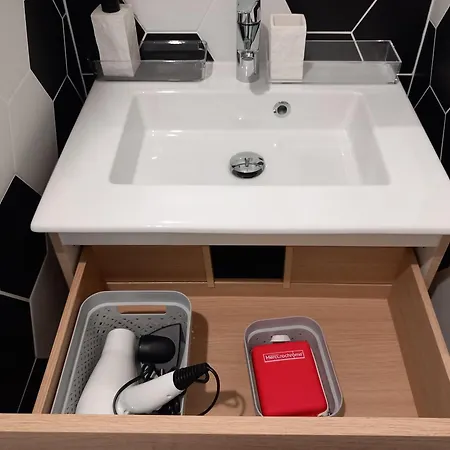 La Cour Fleurie, Confort * 第戎