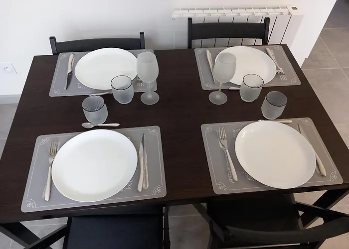 La Cour Fleurie, Confort Dijon